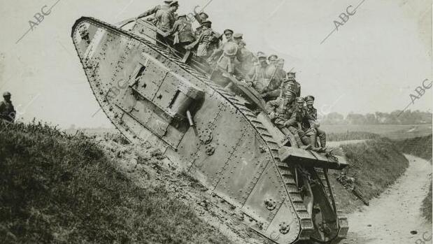 ¿cómo y para que se utilizaron durante la primera guerra mundial los tanques de guerra?